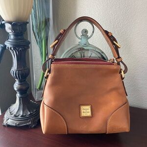 ❤️‍🔥 Dooney & Bourke Saddle Leather shoulder bag ❤️‍🔥